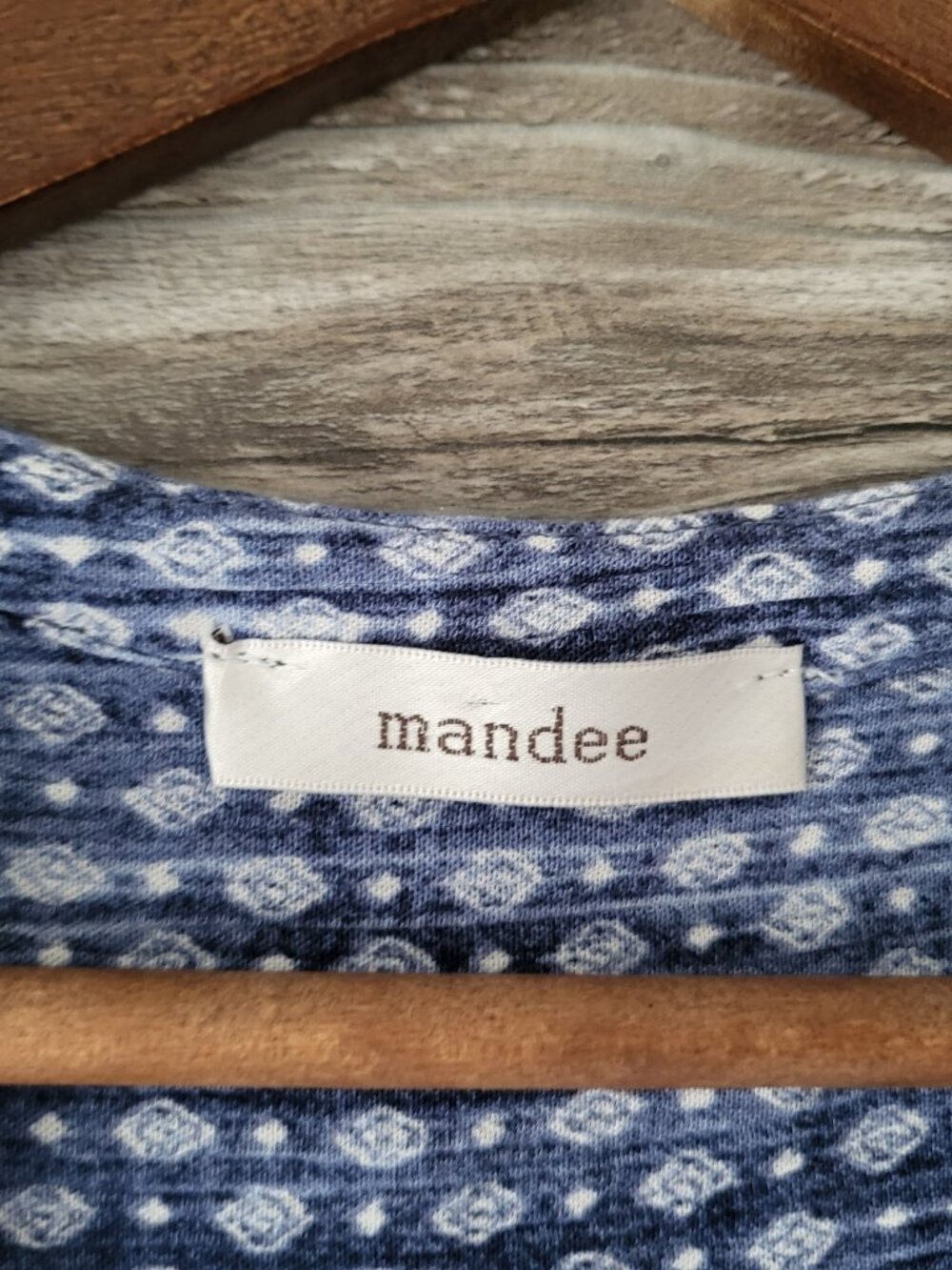 Blue Geometric Sleeveless Button Up Blouse Medium - Picture 2 of 9